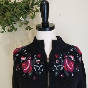 Beautiful Floral yarnwork Zip up Wool Sweater